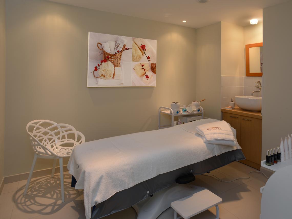  : Résidence Services Seniors DOMITYS de Courseulles sur Mer - Salon soins
