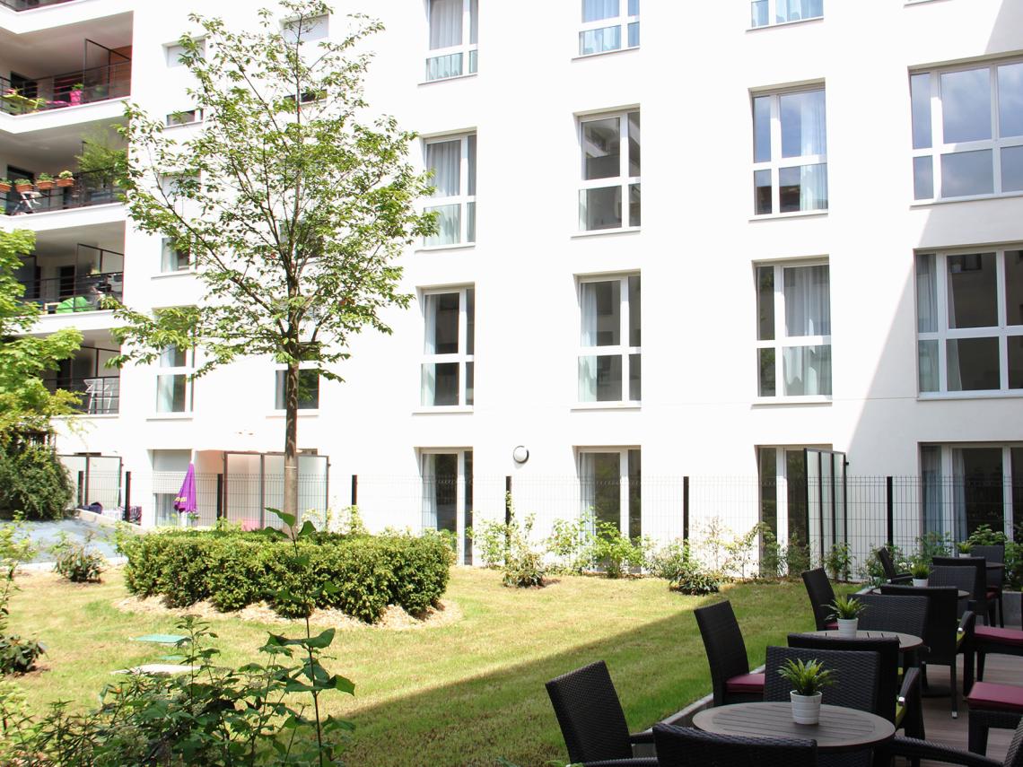  : Façade de la résidence seniors Cour des Lys