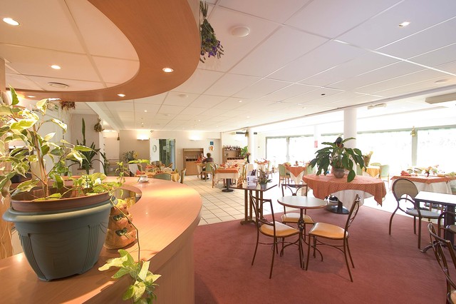 : resto Le restaurant