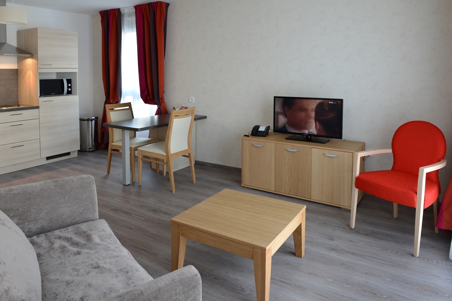  : Résidence Services Seniors DOMITYS Le Parc de Saint Cloud - Cuisine